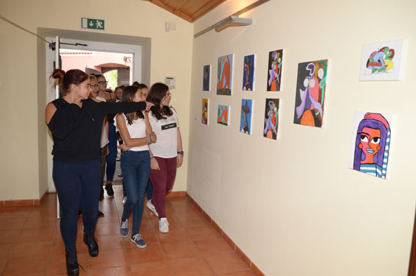 Exposição de pintura de alunos de Santa Iria de Azóia