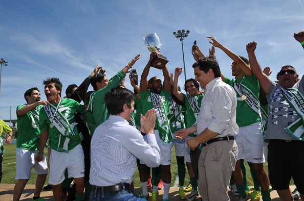 Clubes de Loures sobem de divisão