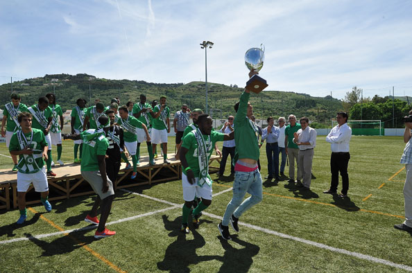 Clubes de Loures sobem de divisão