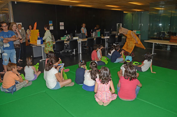 Crianças resolvem o Mistério no Arquivo