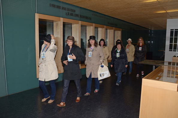 Crianças resolvem o Mistério no Arquivo