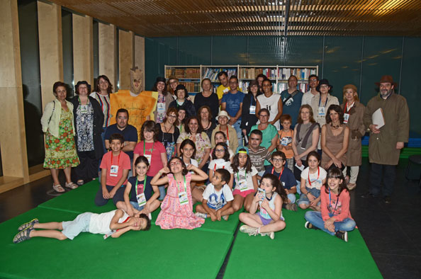 Crianças resolvem o Mistério no Arquivo