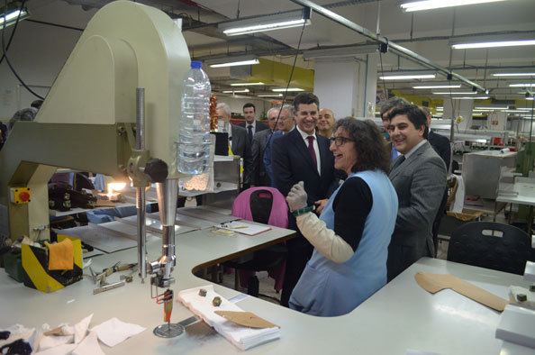 Maior empregadora têxtil do concelho continua de portas abertas