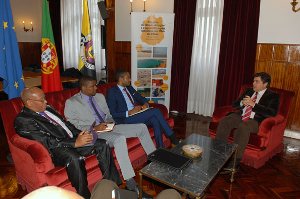 Novo presidente da Câmara do Maio visita Loures