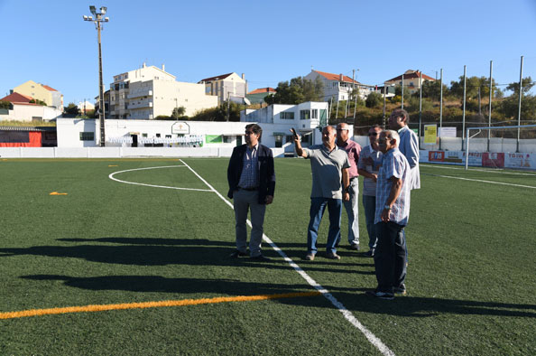 Águias de Camarate tem novo relvado sintético