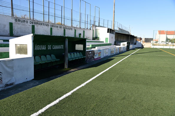 Águias de Camarate tem novo relvado sintético