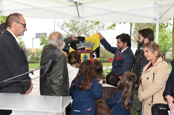 inauguração monumento 25 abril 3