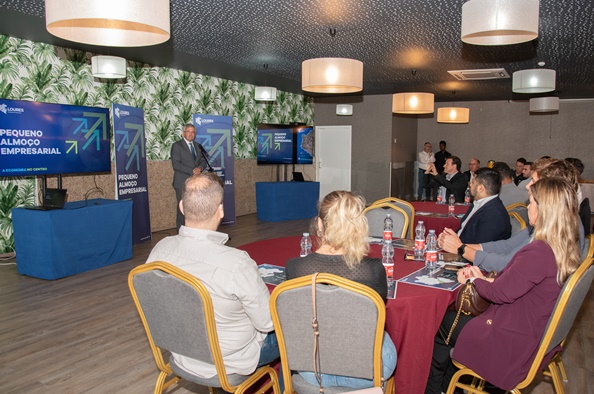 Pequeno-almoço empresarial em Frielas 0